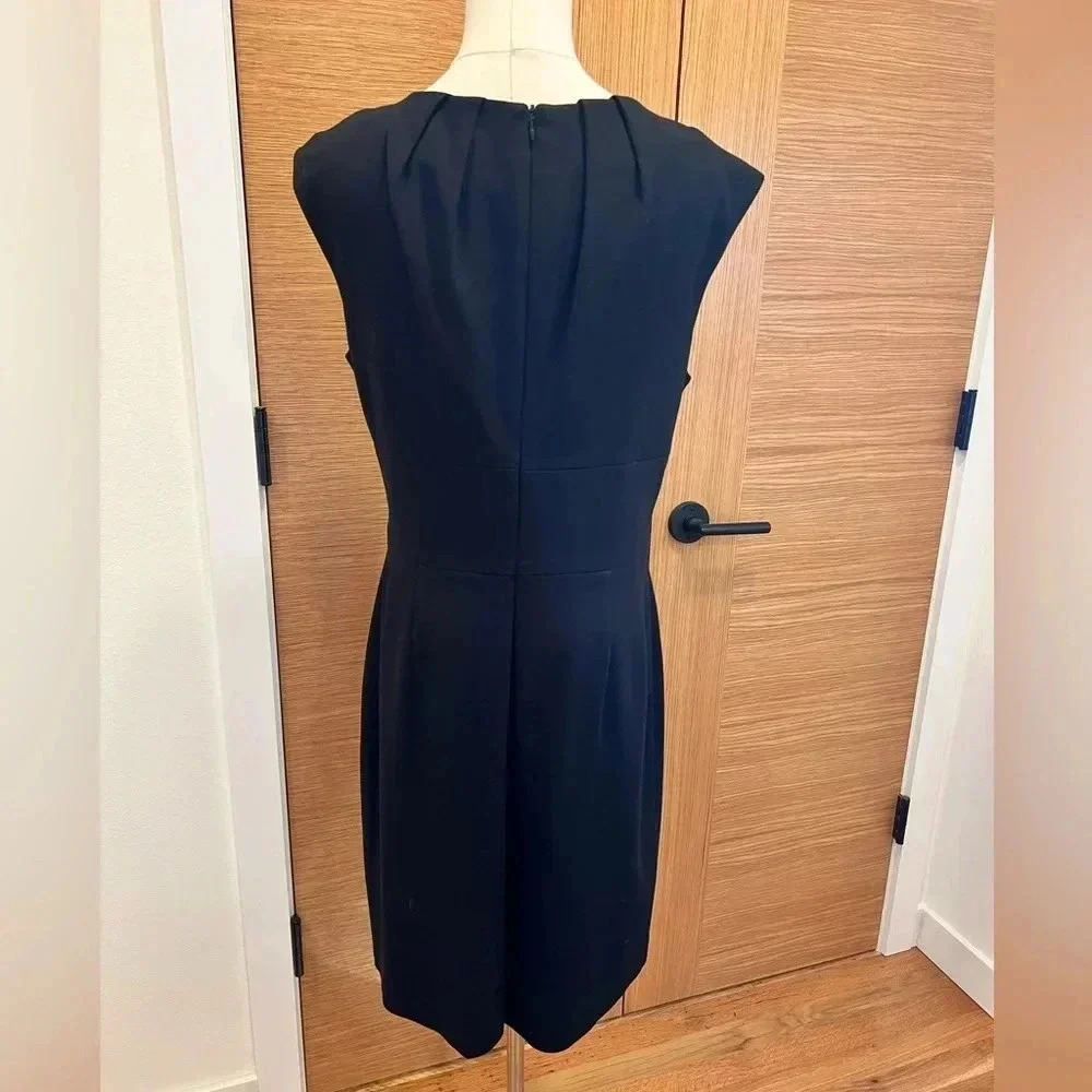 TRINA TURK | Chelsea Rose Belt Sheath Dress Sleeveless Black Size 10 - Picture 5 of 8